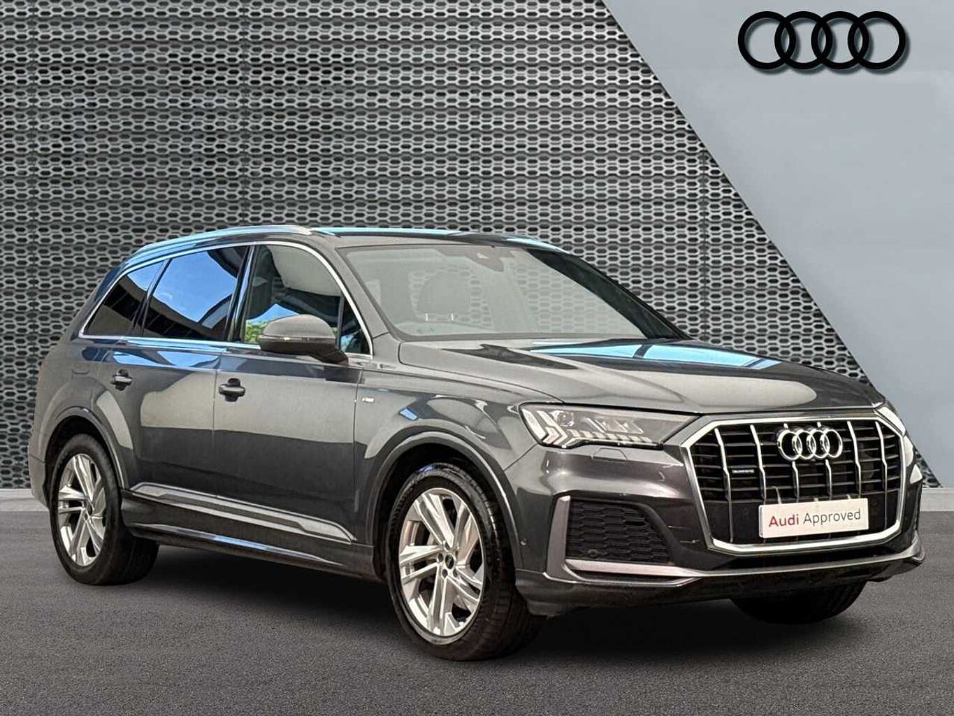 Main listing image - Audi Q7