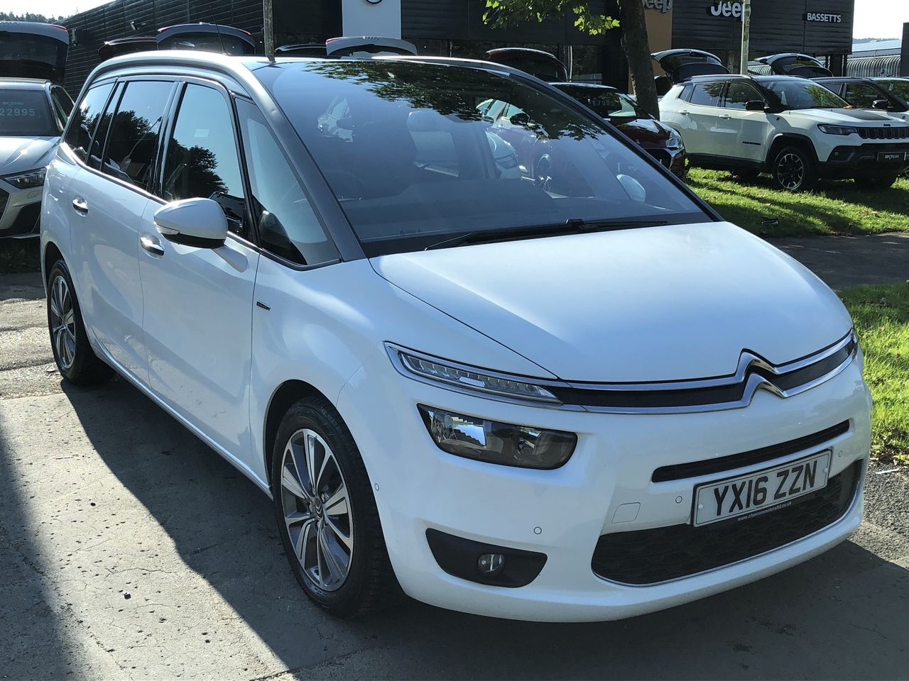 Main listing image - Citroen Grand C4 Picasso