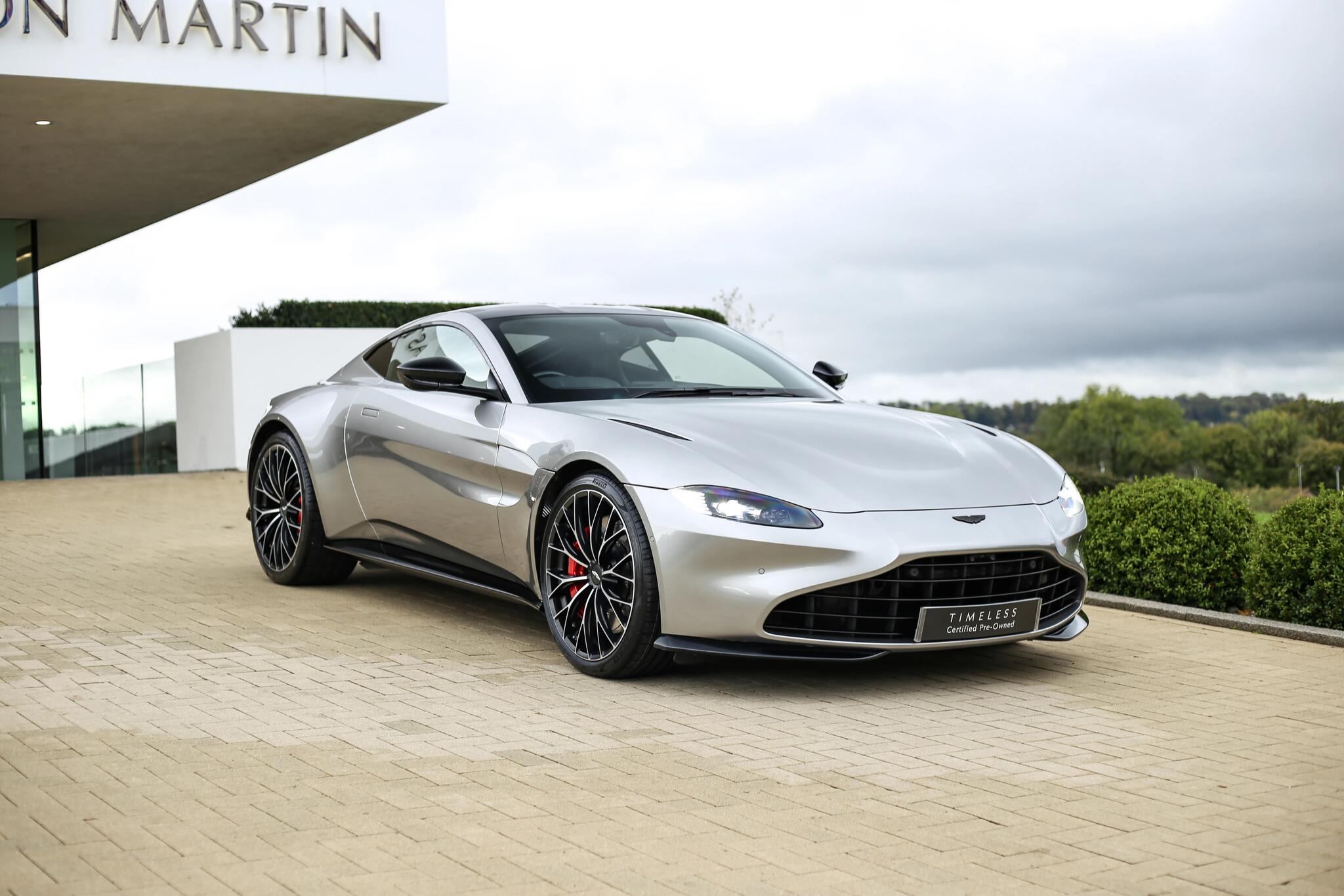 Main listing image - Aston Martin Vantage