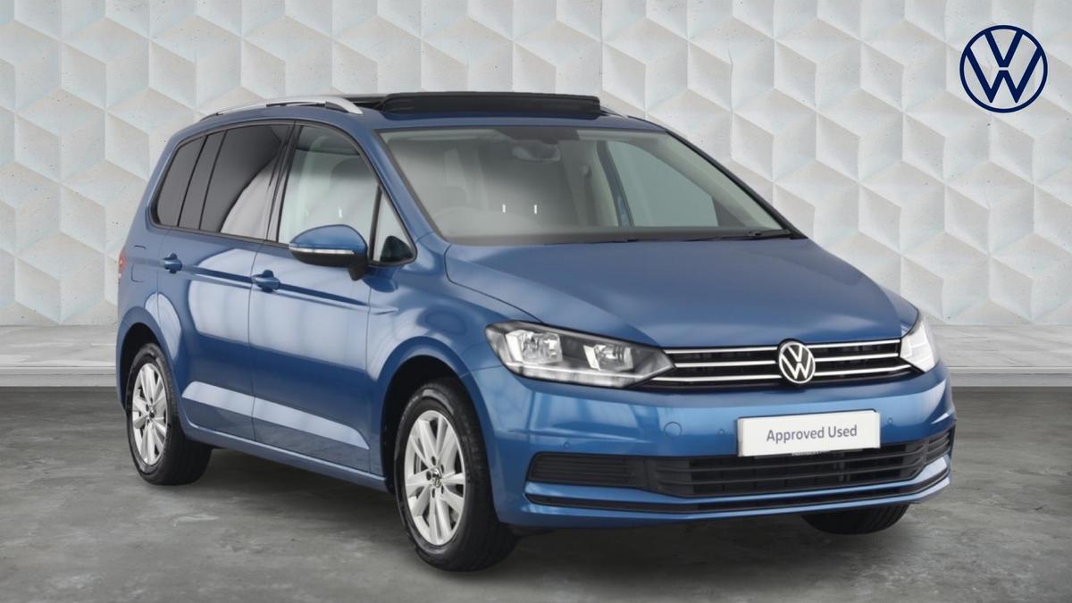 Main listing image - Volkswagen Touran
