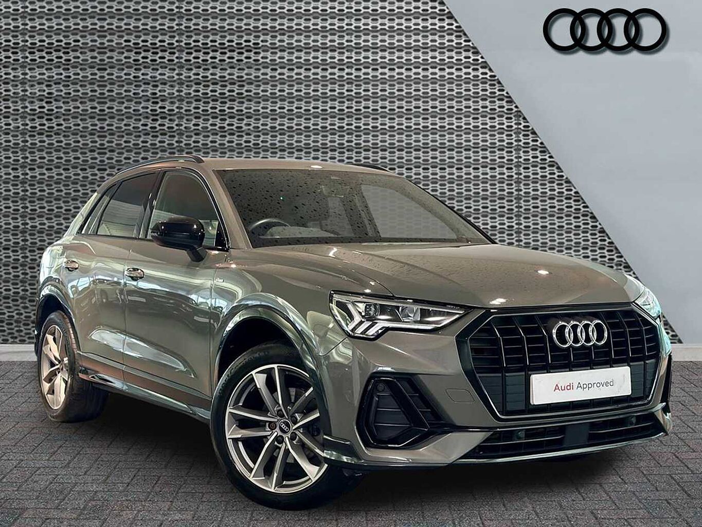 Main listing image - Audi Q3