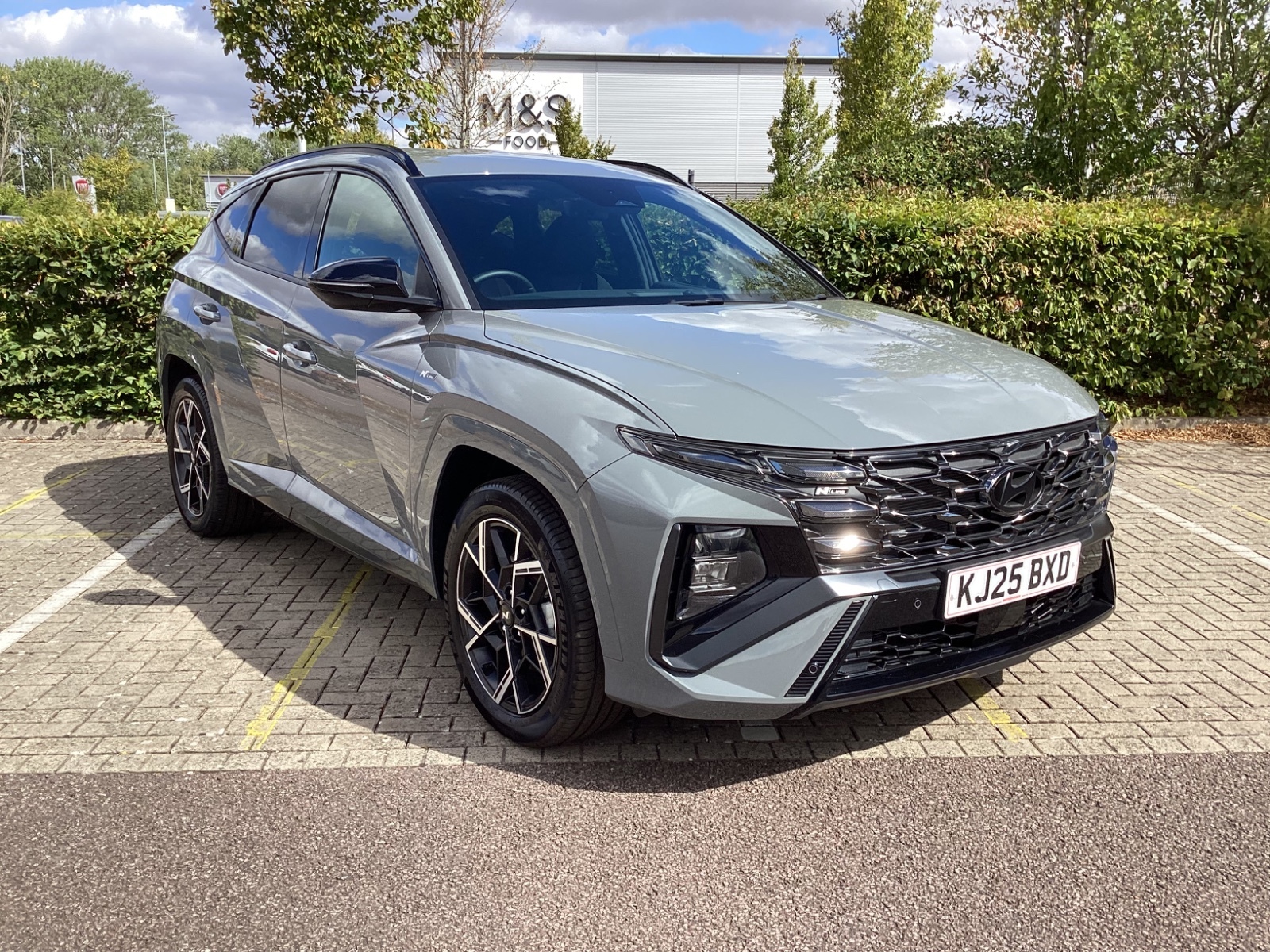 Main listing image - Hyundai Tucson