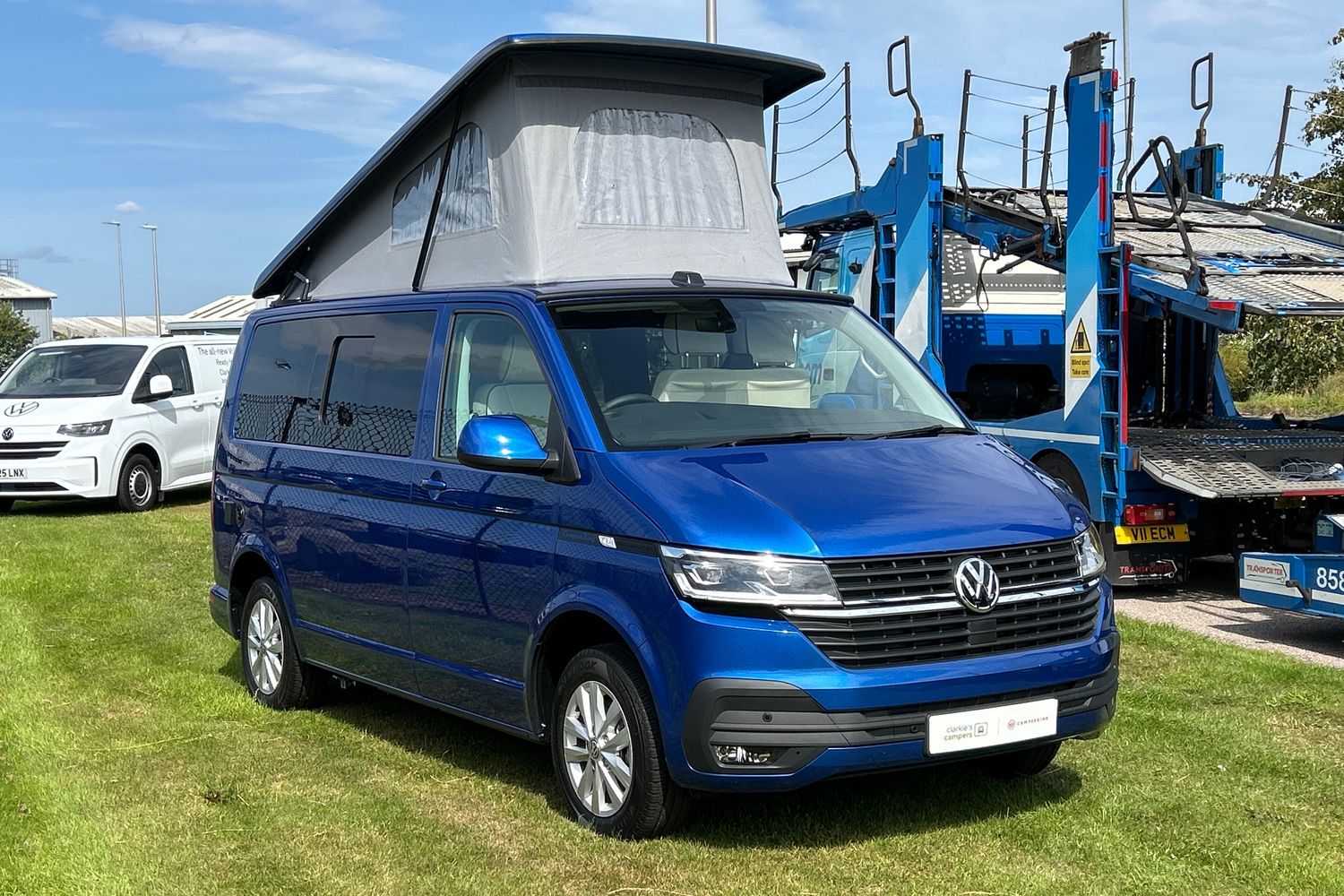 Main listing image - Volkswagen Transporter