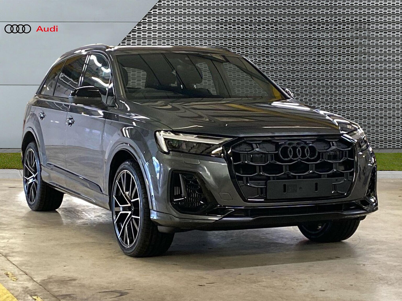 Main listing image - Audi Q7