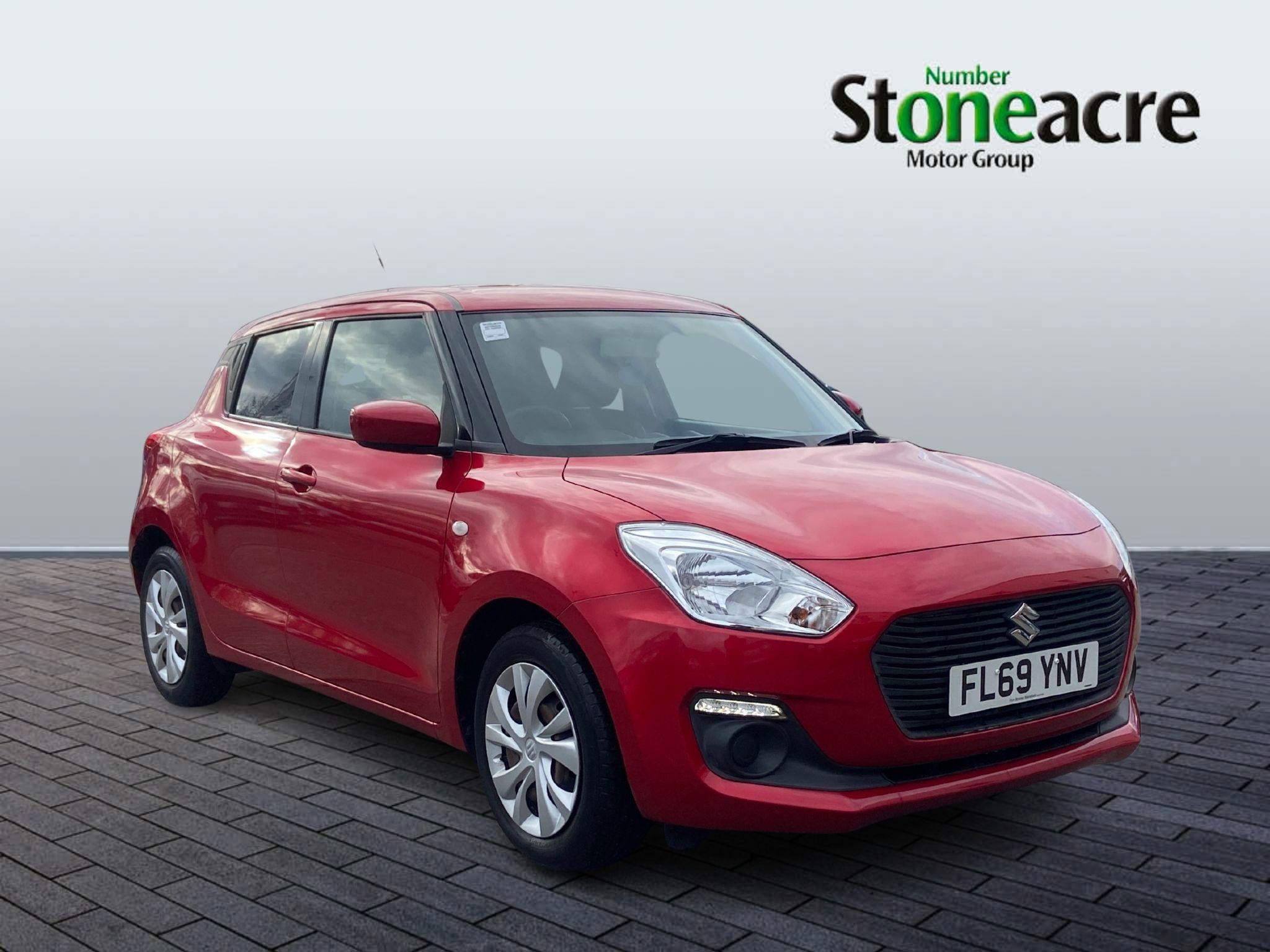 Main listing image - Suzuki Swift
