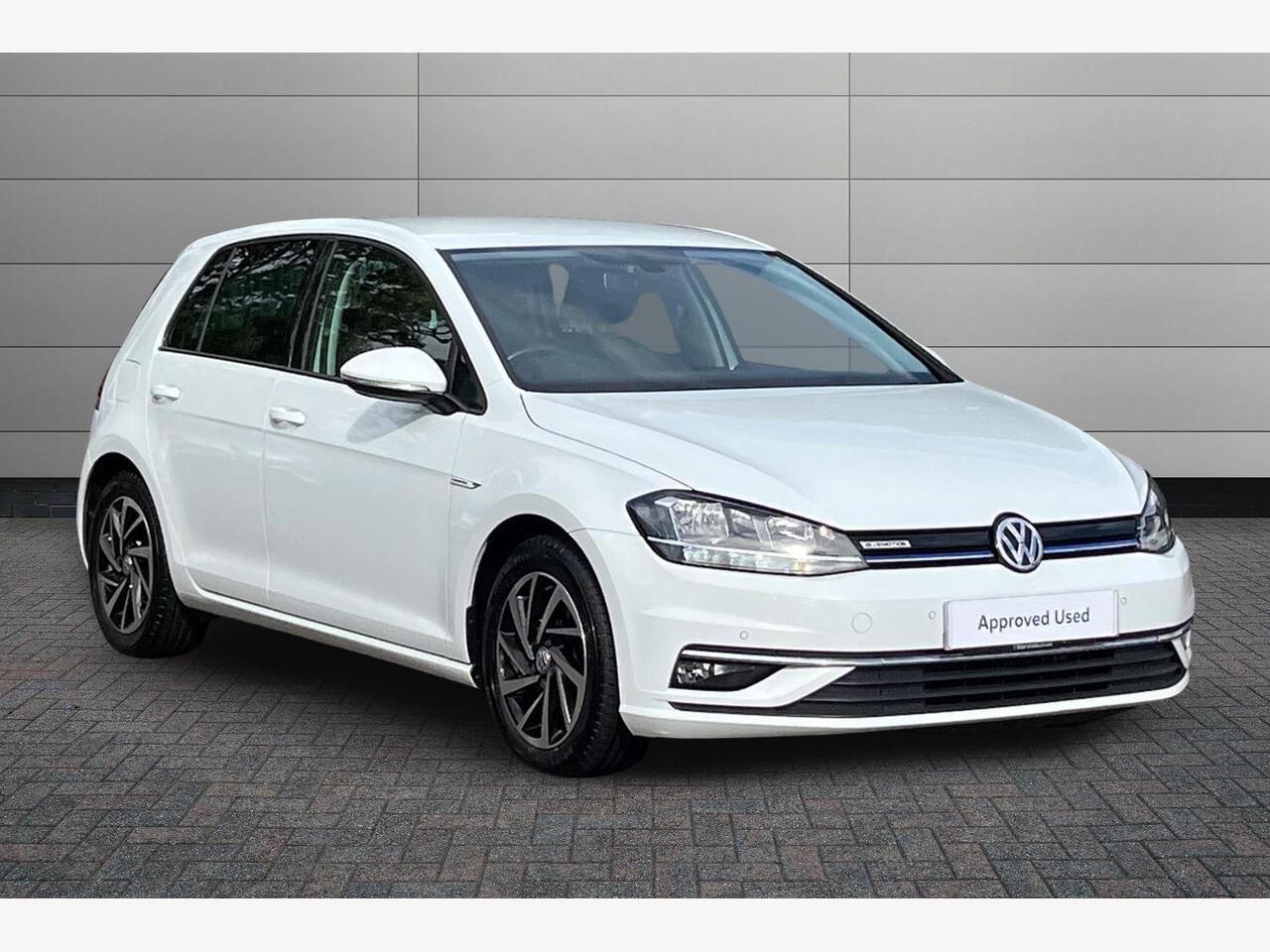 Main listing image - Volkswagen Golf