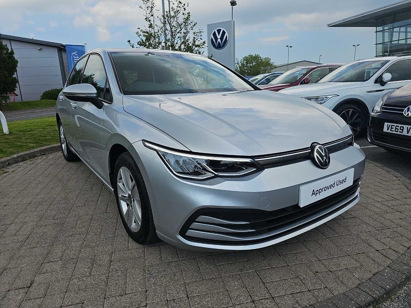 Main listing image - Volkswagen Golf
