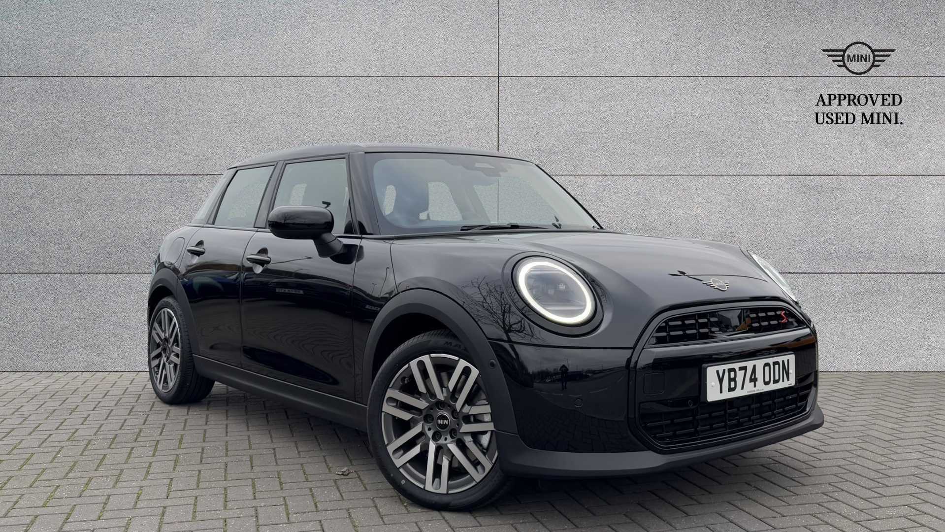 Main listing image - MINI Hatchback 5dr