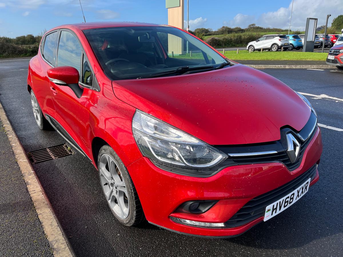 Main listing image - Renault Clio