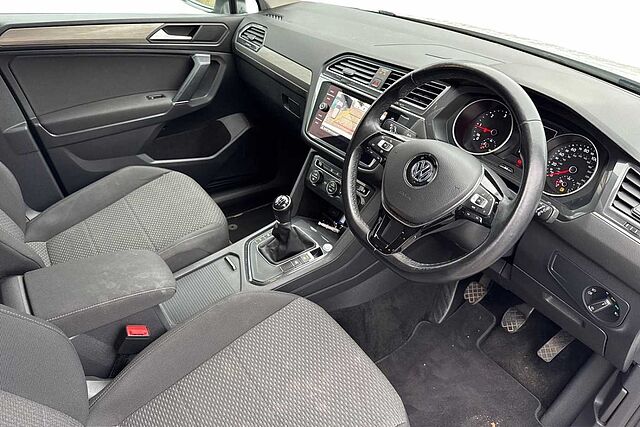 Main listing image - Volkswagen Tiguan Allspace