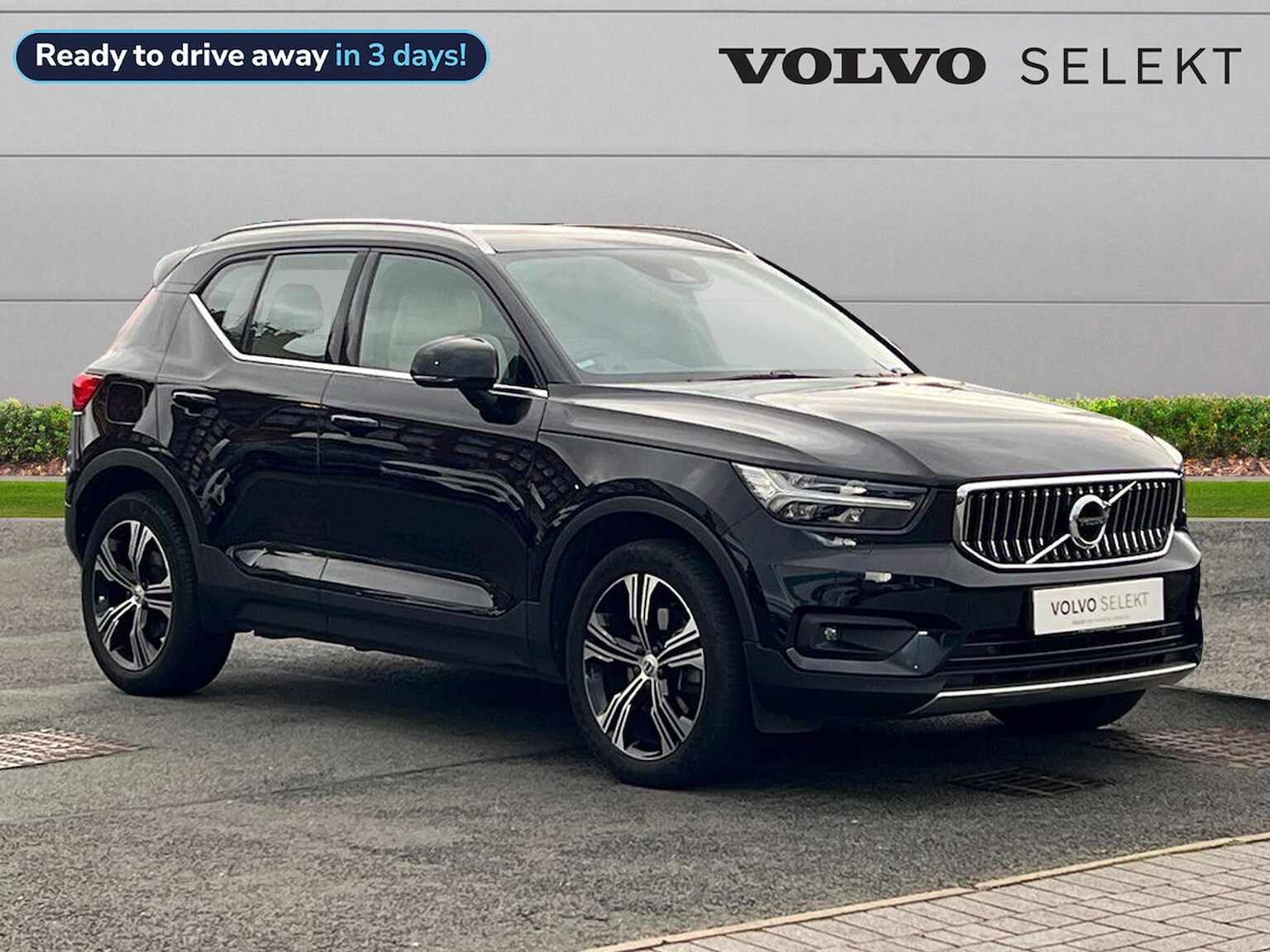 Main listing image - Volvo XC40