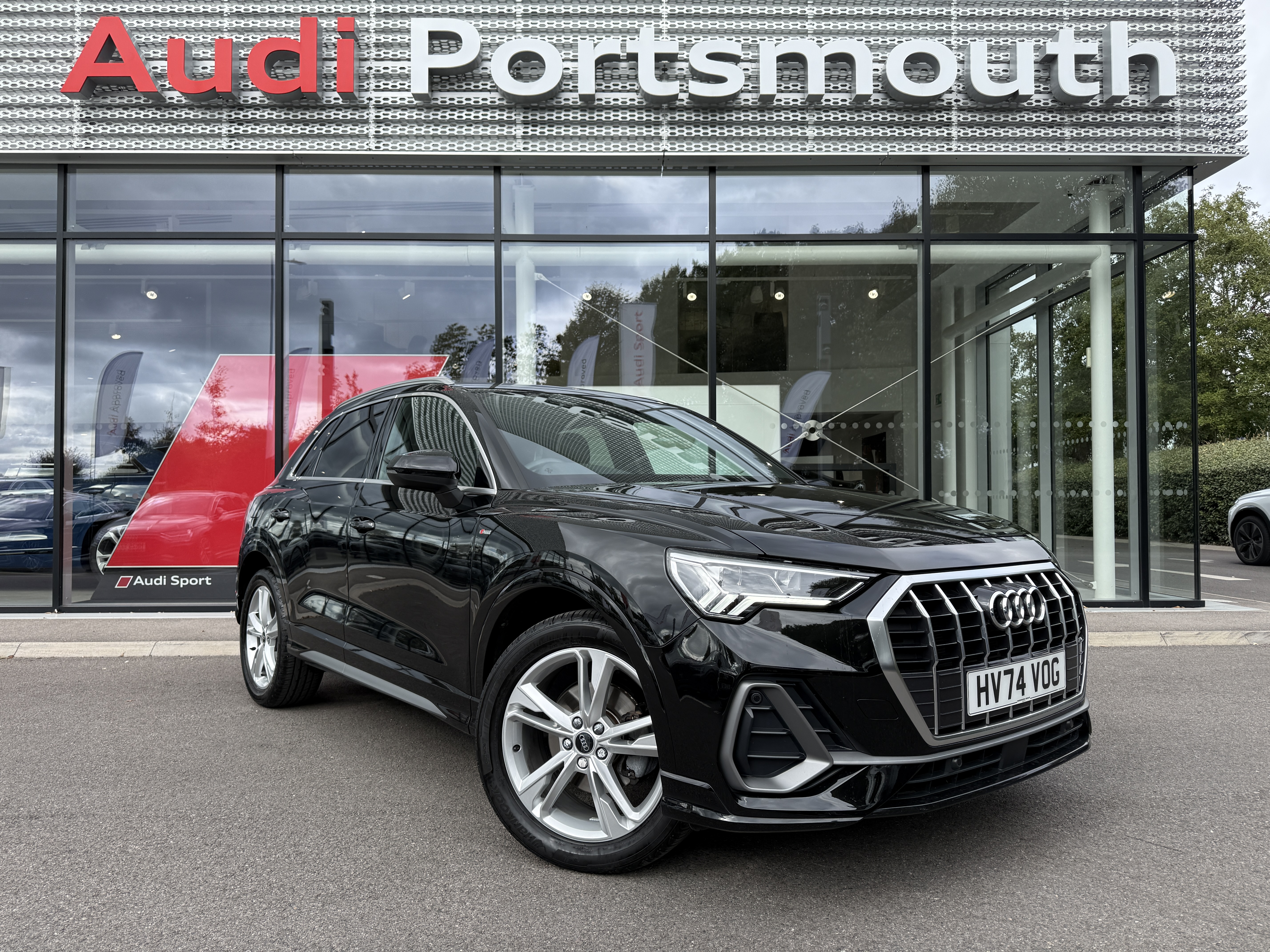 Main listing image - Audi Q3