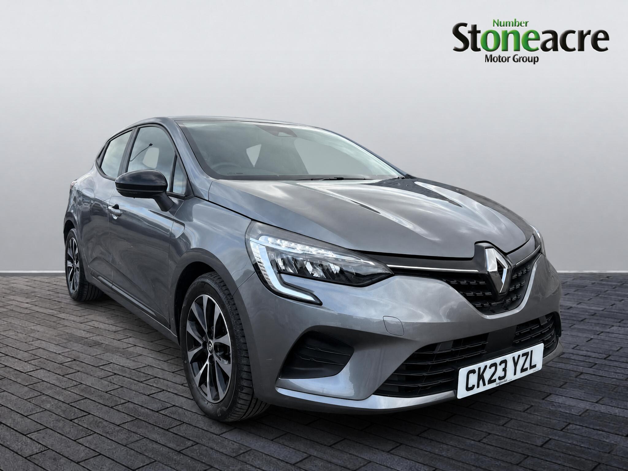 Main listing image - Renault Clio