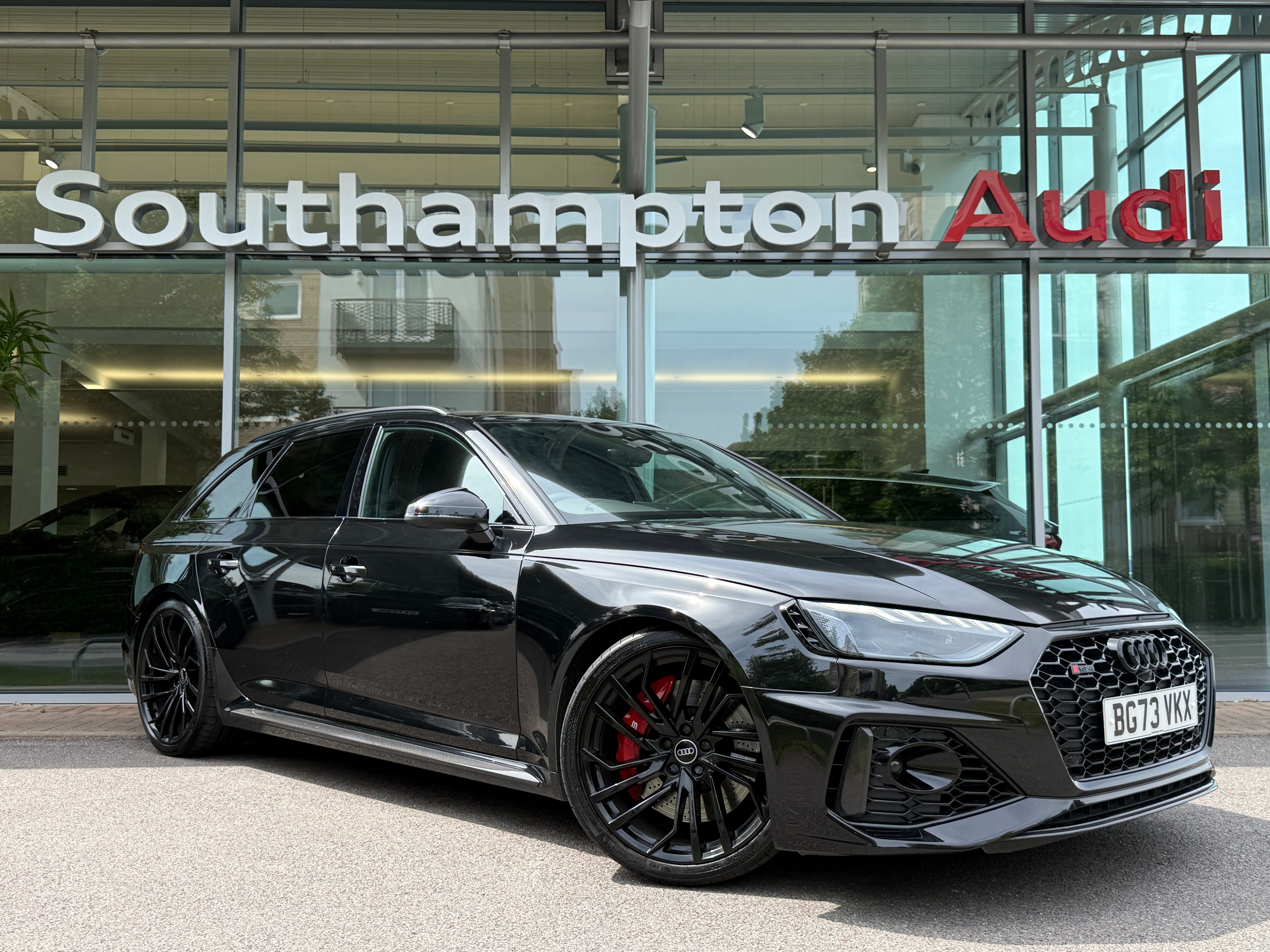 Main listing image - Audi RS4