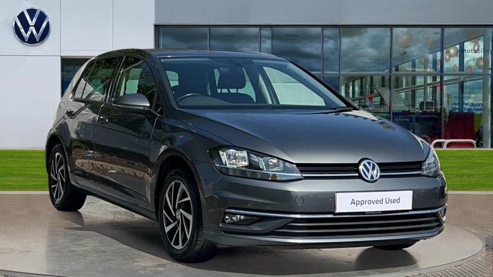 Main listing image - Volkswagen Golf