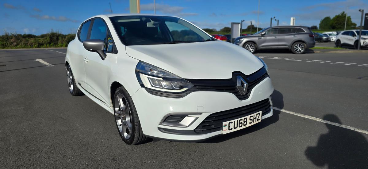 Main listing image - Renault Clio