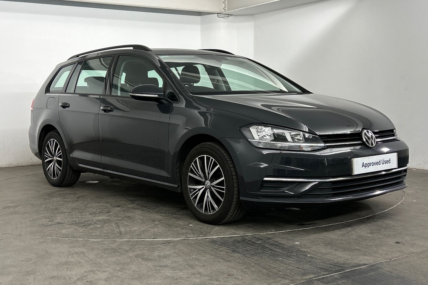 Main listing image - Volkswagen Golf Estate