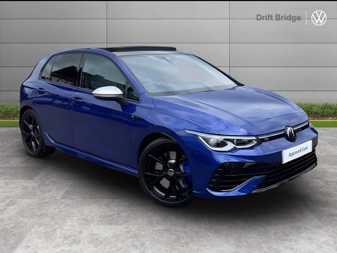 Main listing image - Volkswagen Golf R