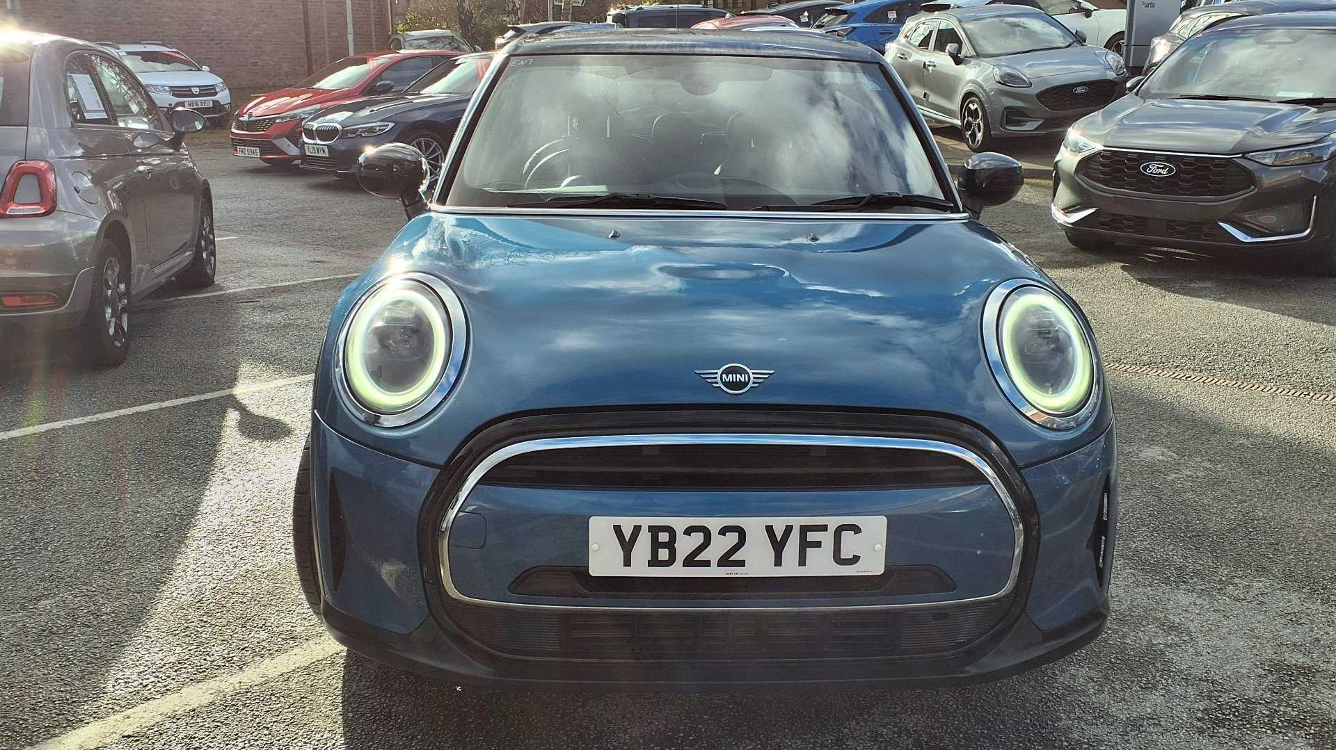 Main listing image - MINI Hatchback 5dr