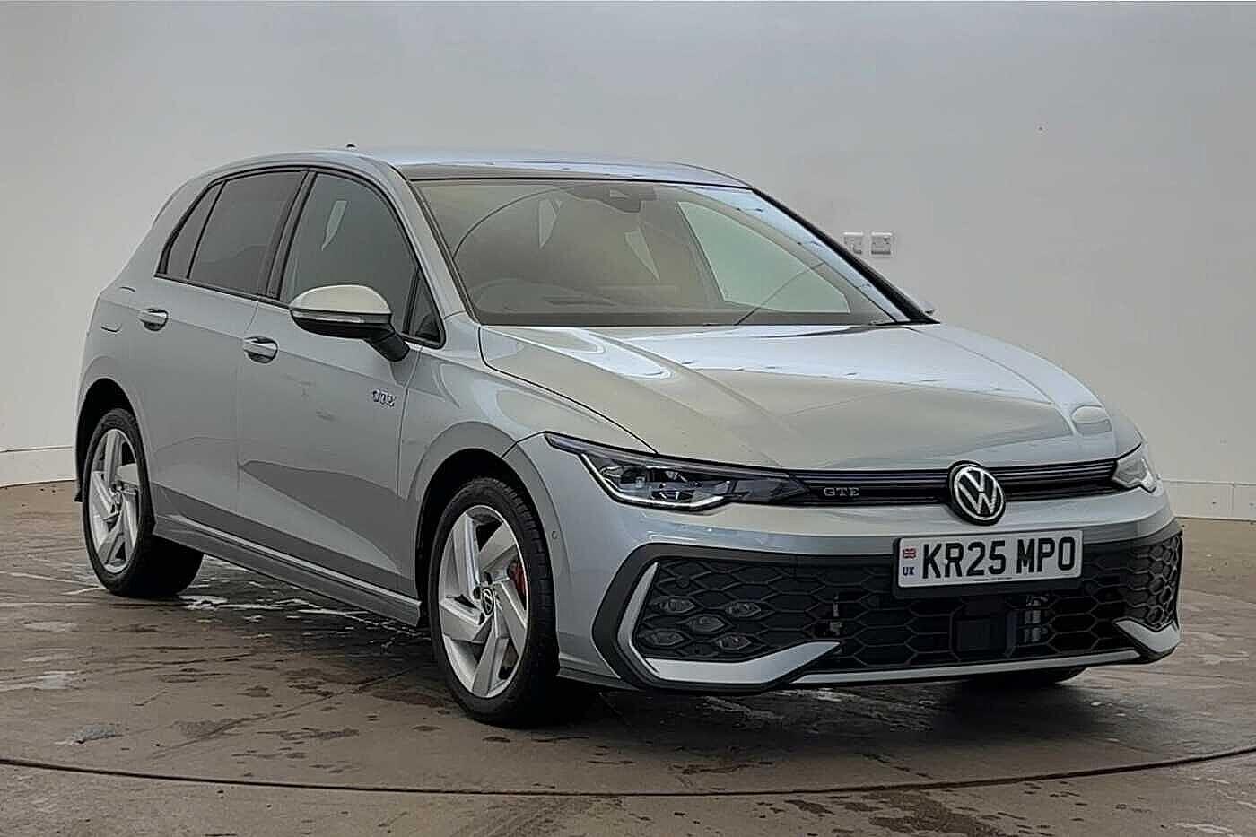 Main listing image - Volkswagen Golf GTE