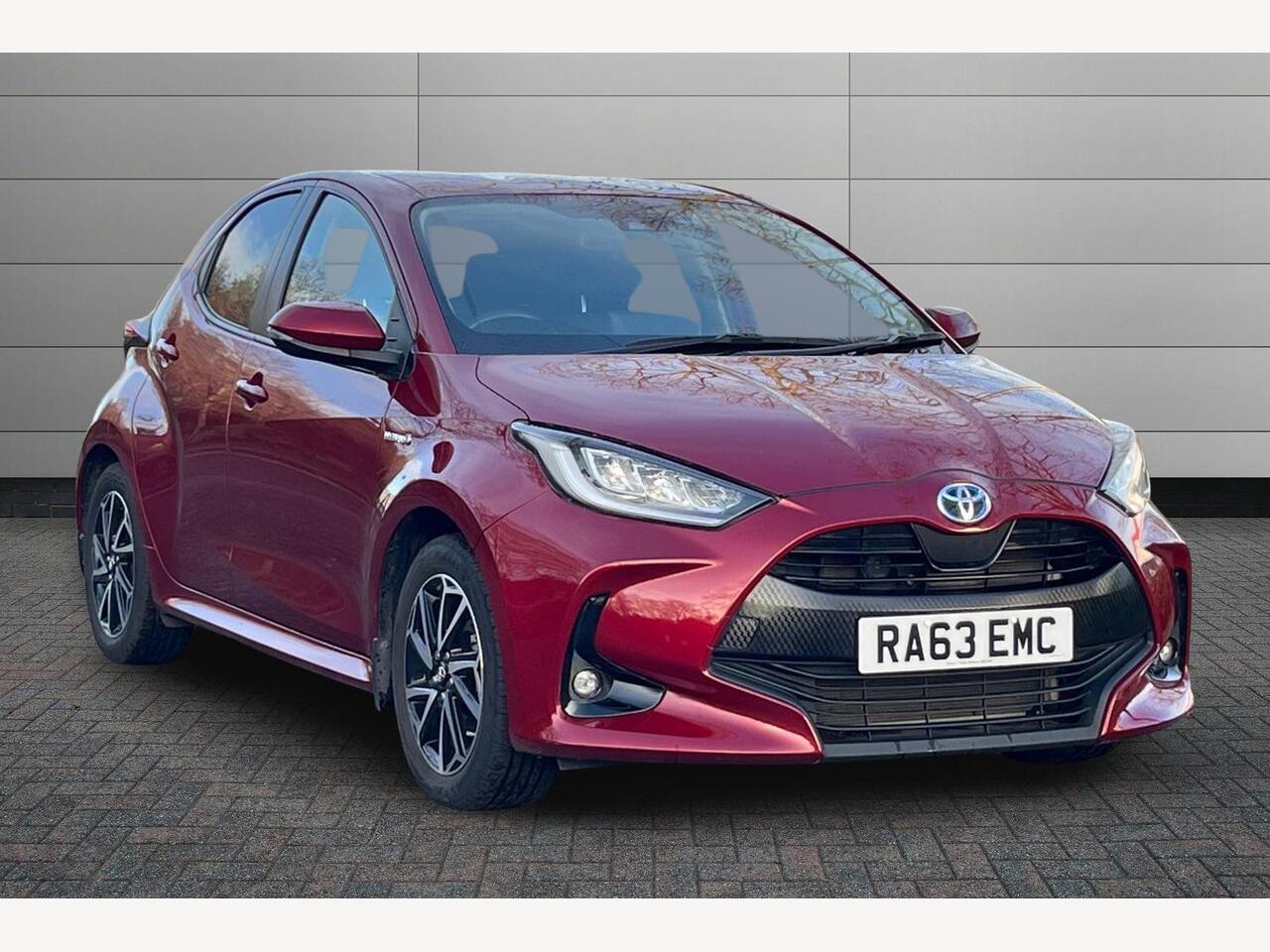 Main listing image - Toyota Yaris