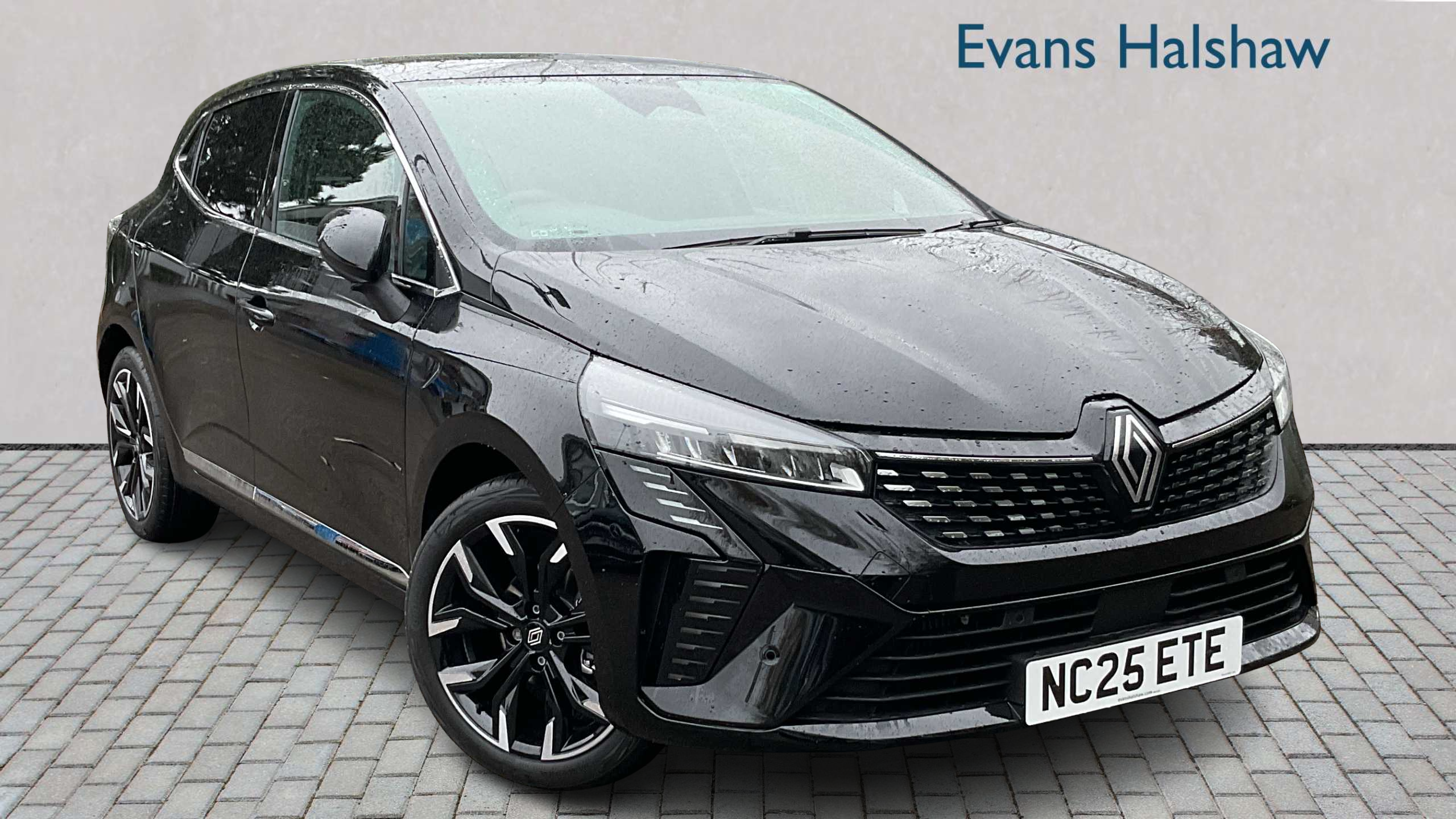 Main listing image - Renault Clio