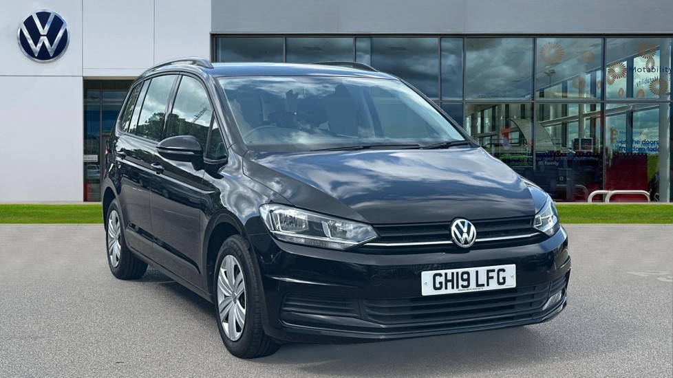 Main listing image - Volkswagen Touran