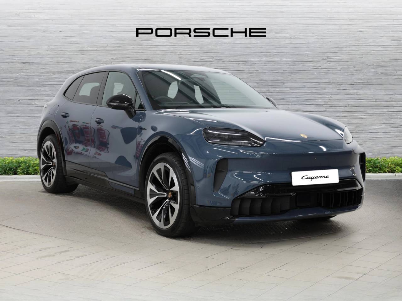 Main listing image - Porsche Cayenne Electric