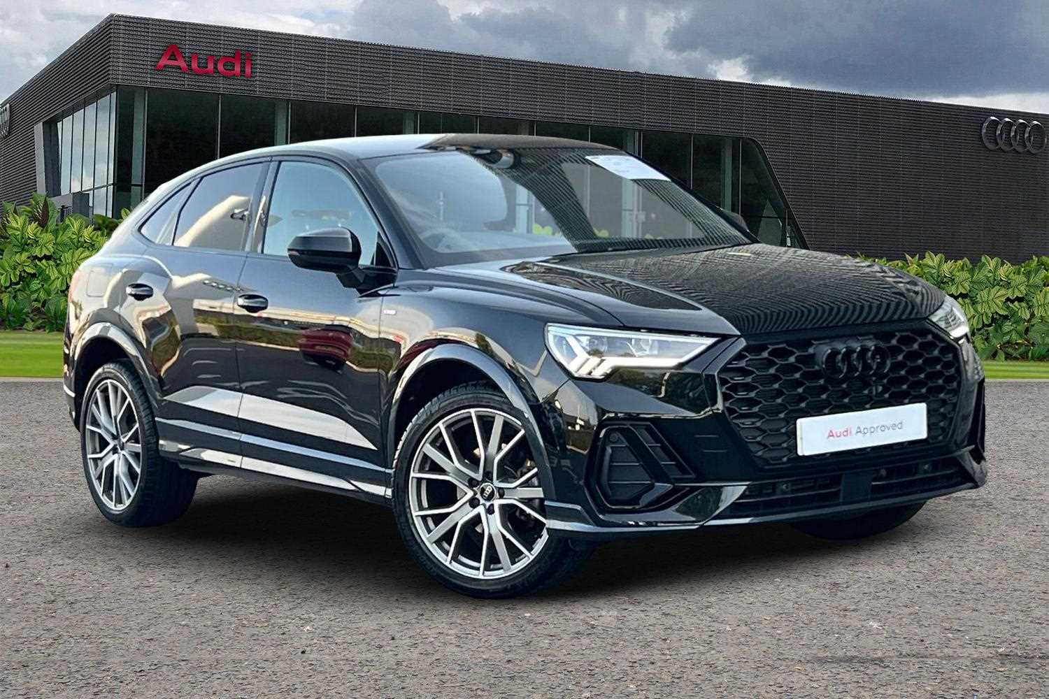 Main listing image - Audi Q3