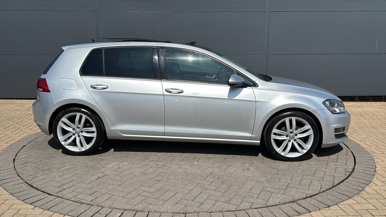 Main listing image - Volkswagen Golf