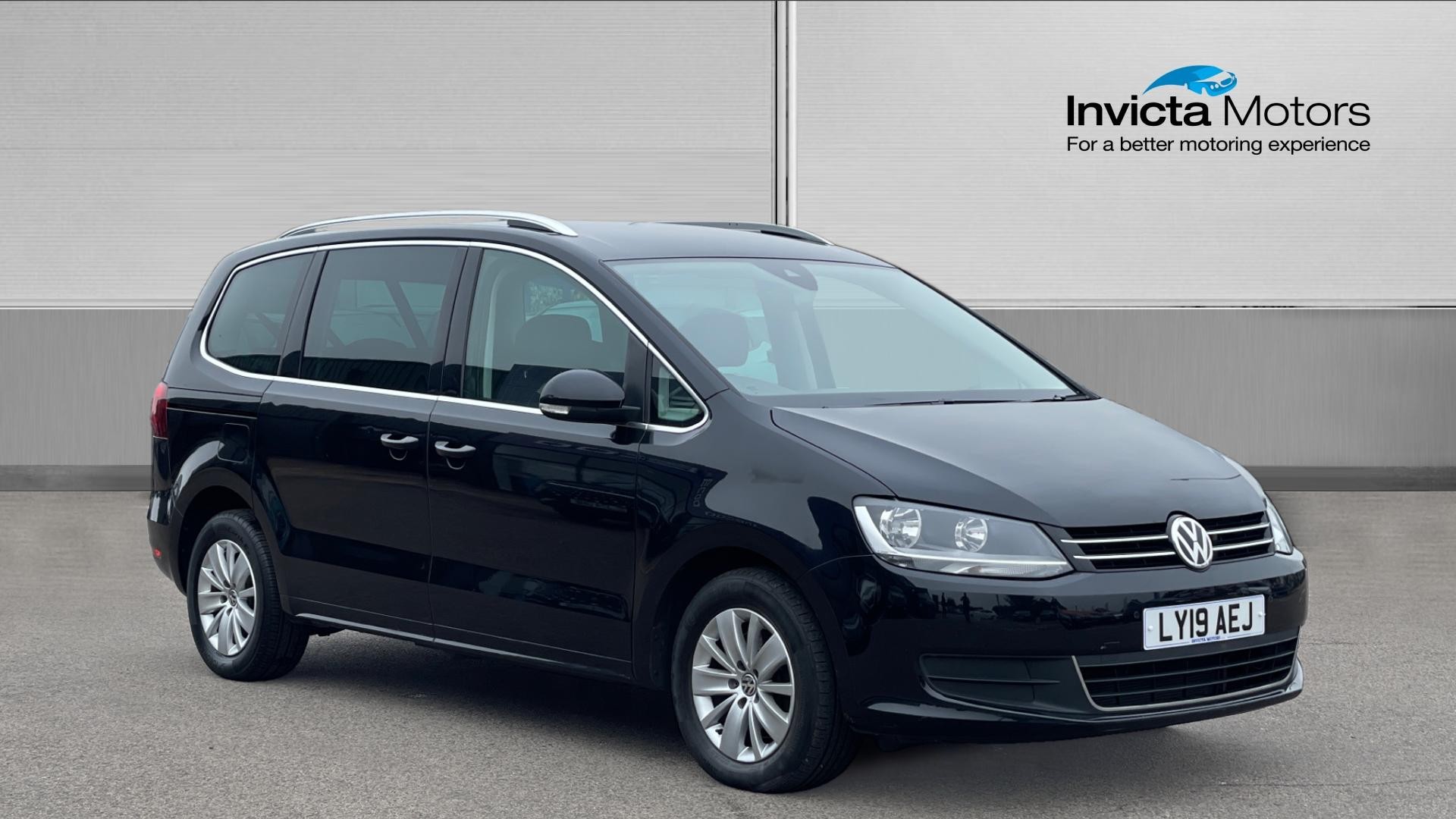 Main listing image - Volkswagen Sharan