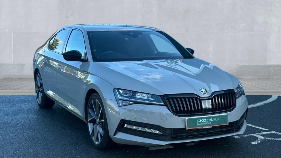 Main listing image - Skoda Superb