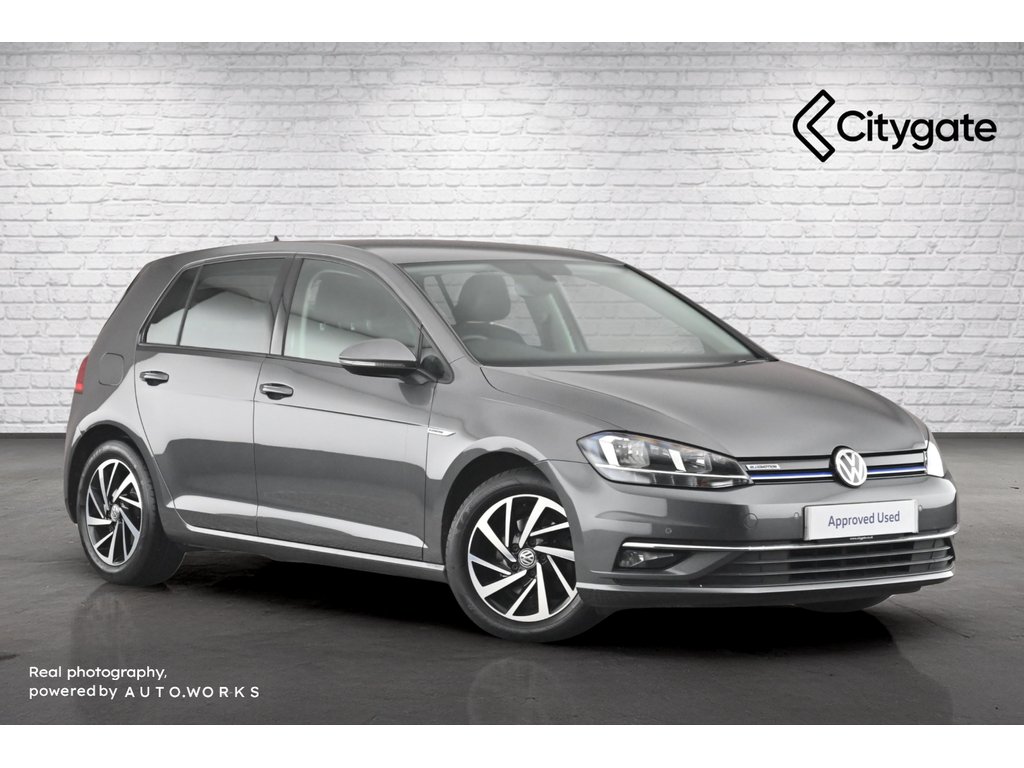 Main listing image - Volkswagen Golf