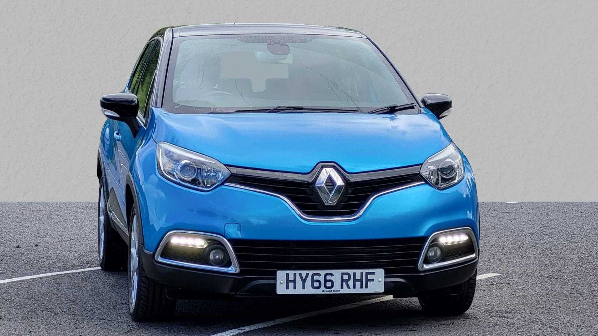 Main listing image - Renault Captur