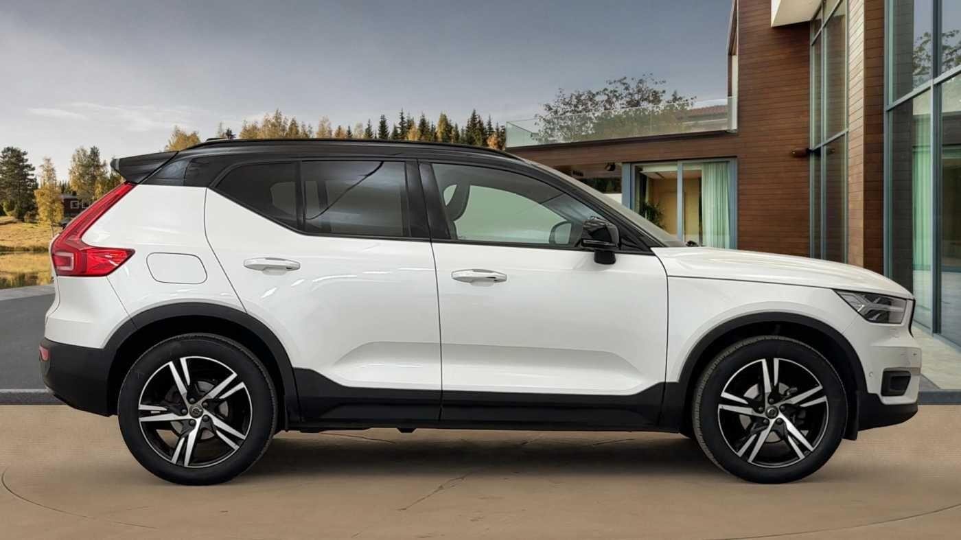 Main listing image - Volvo XC40