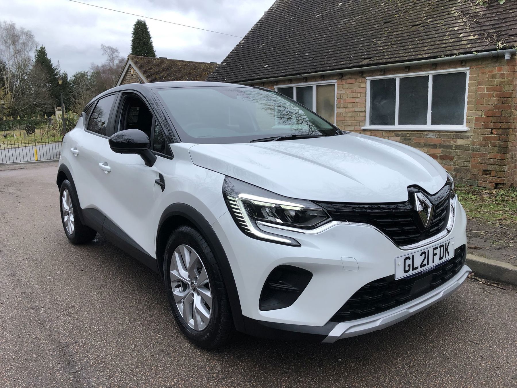 Main listing image - Renault Captur