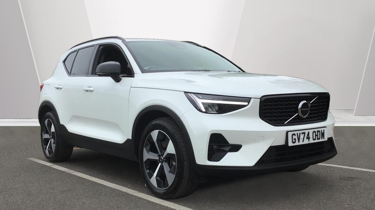 Main listing image - Volvo XC40
