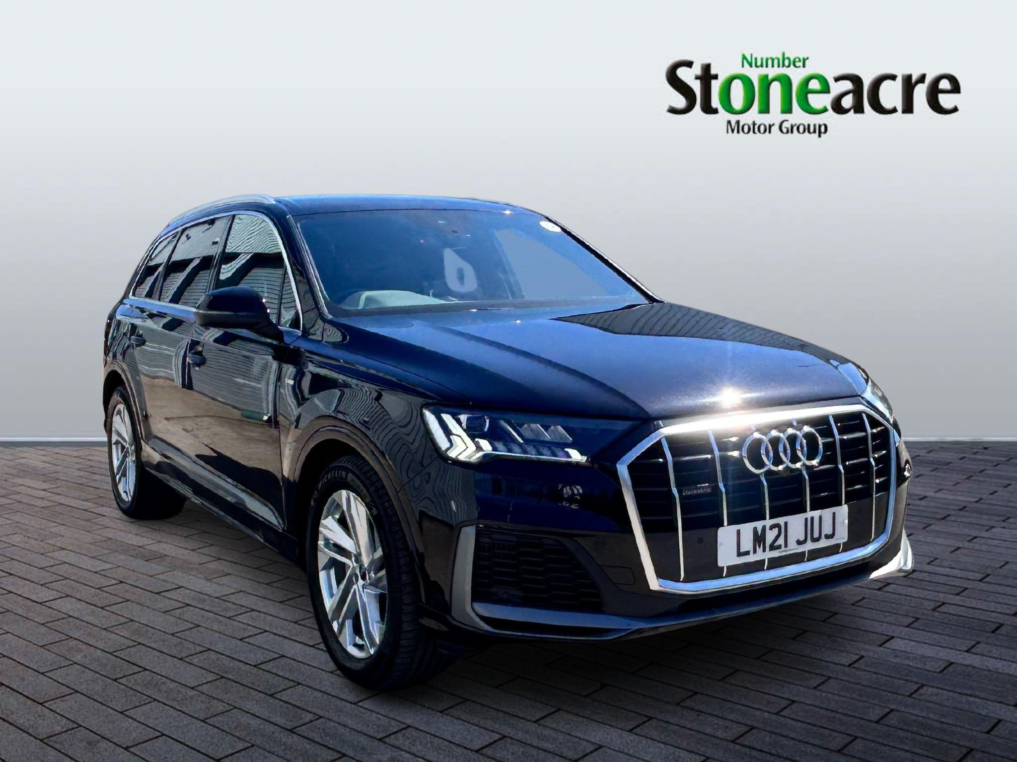 Main listing image - Audi Q7