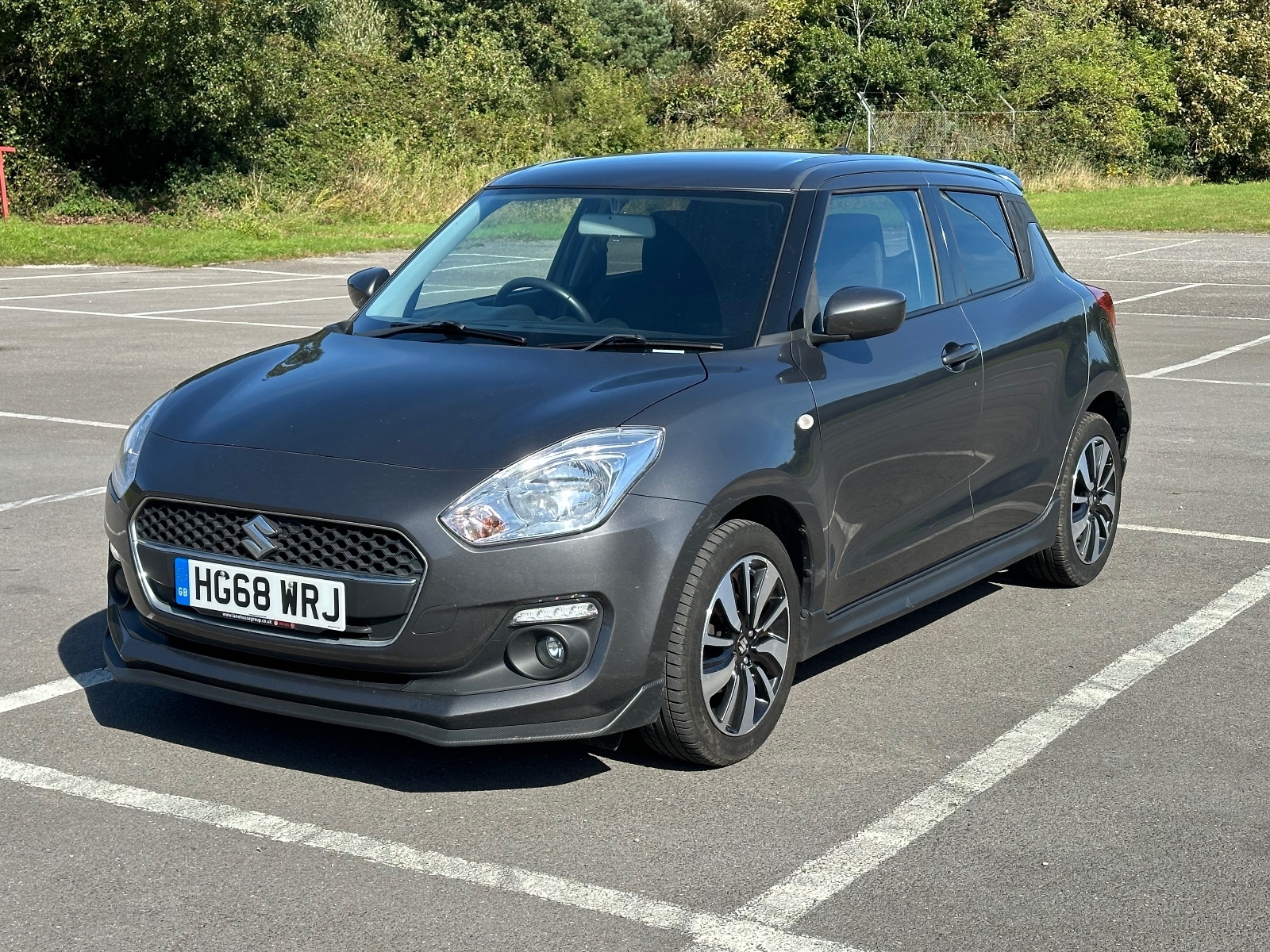 Main listing image - Suzuki Swift