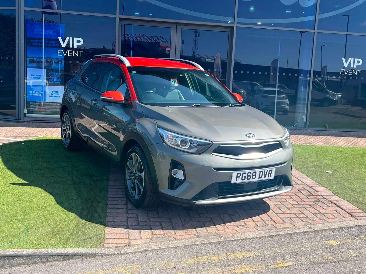 Main listing image - Kia Stonic