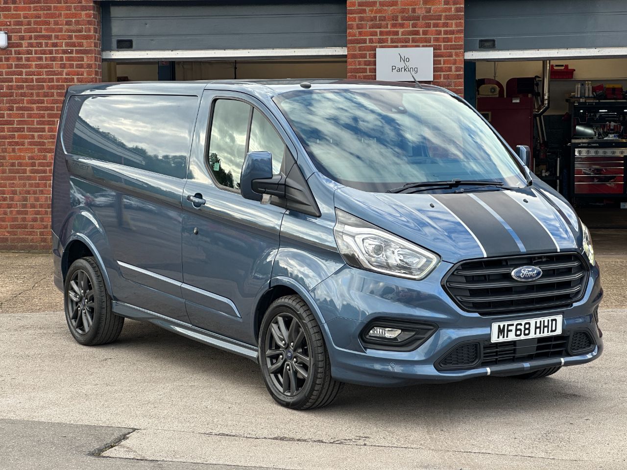 Main listing image - Ford Transit Custom