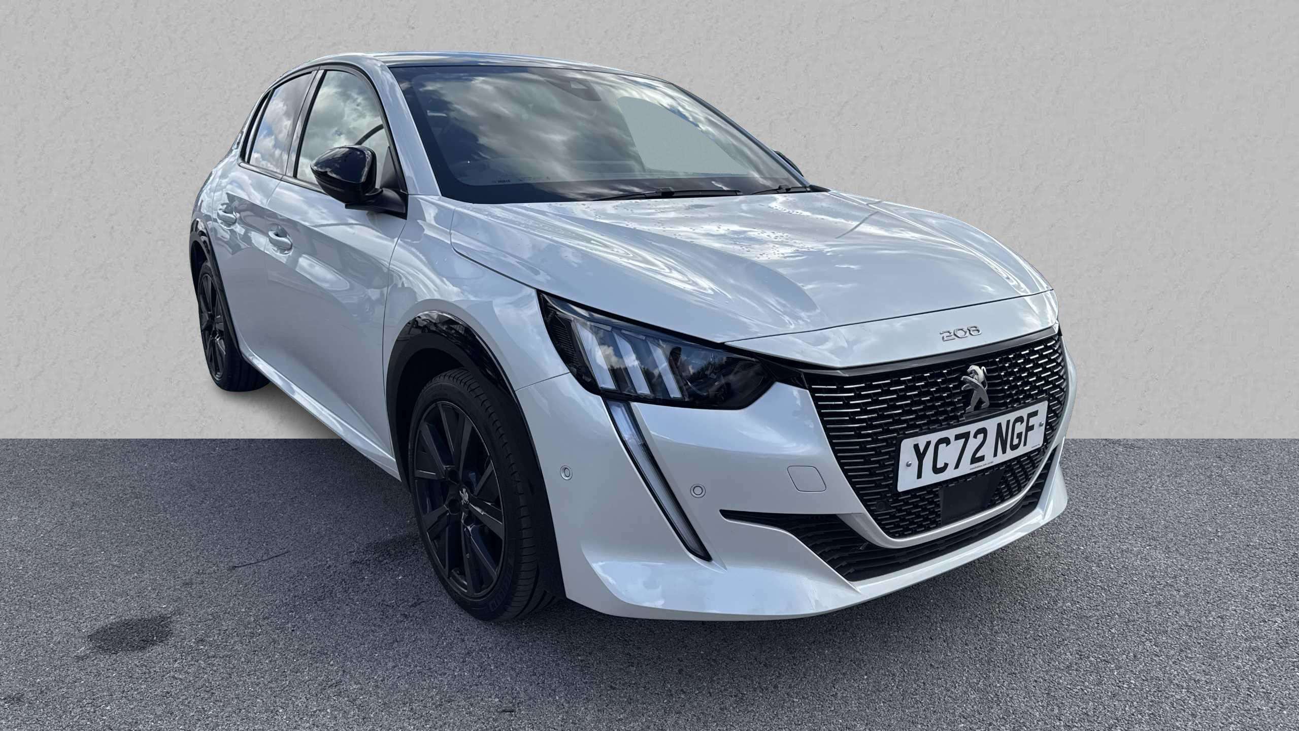 Main listing image - Peugeot 208
