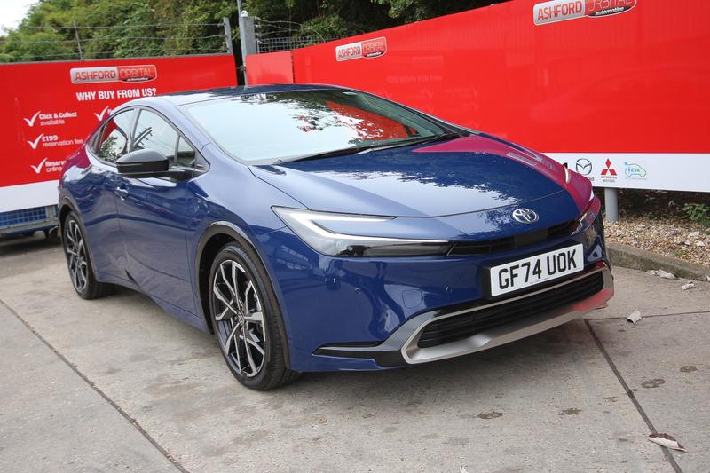 Main listing image - Toyota Prius Plug-In