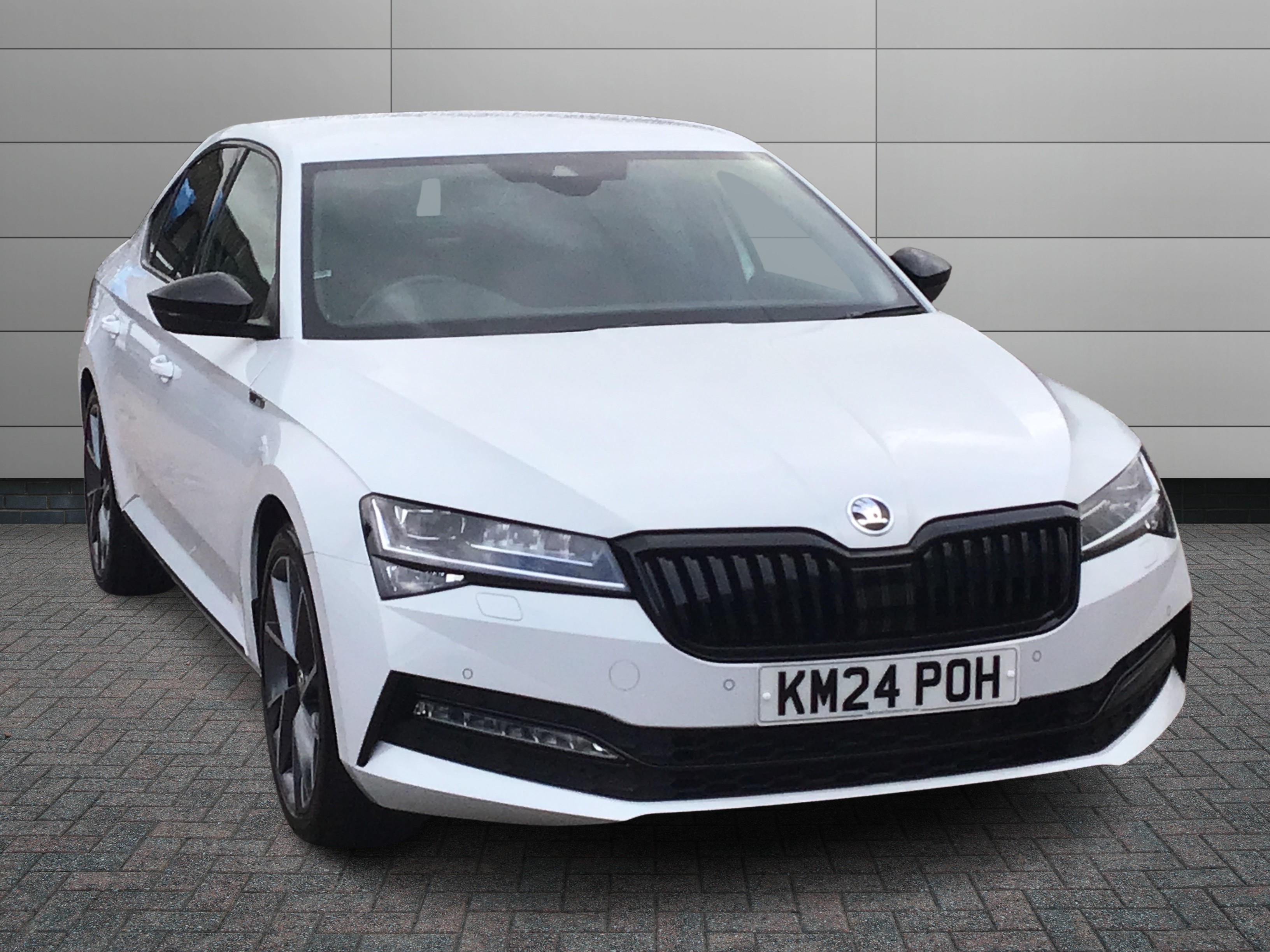 Main listing image - Skoda Superb