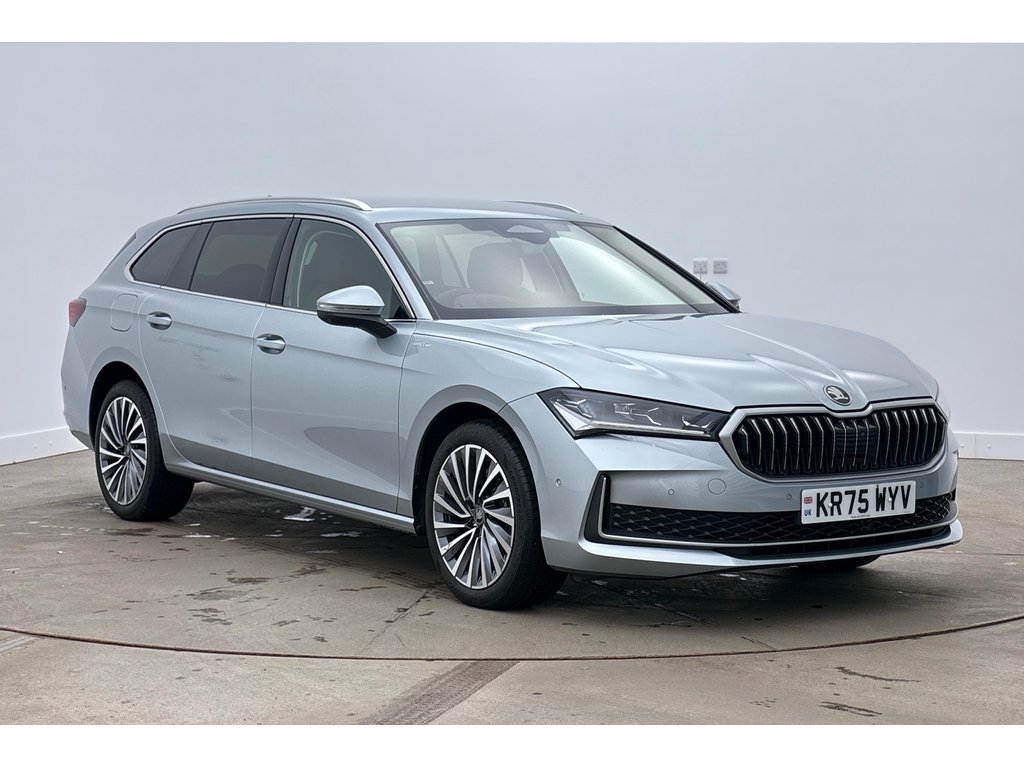Main listing image - Skoda Superb