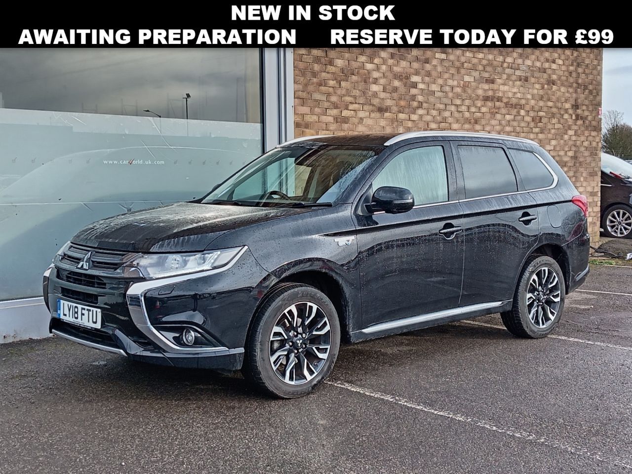 Main listing image - Mitsubishi Outlander