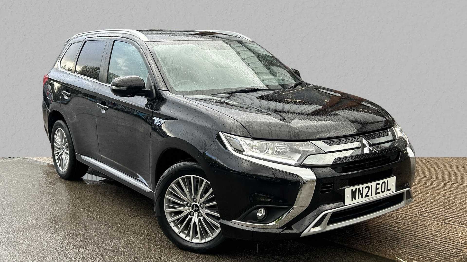 Main listing image - Mitsubishi Outlander