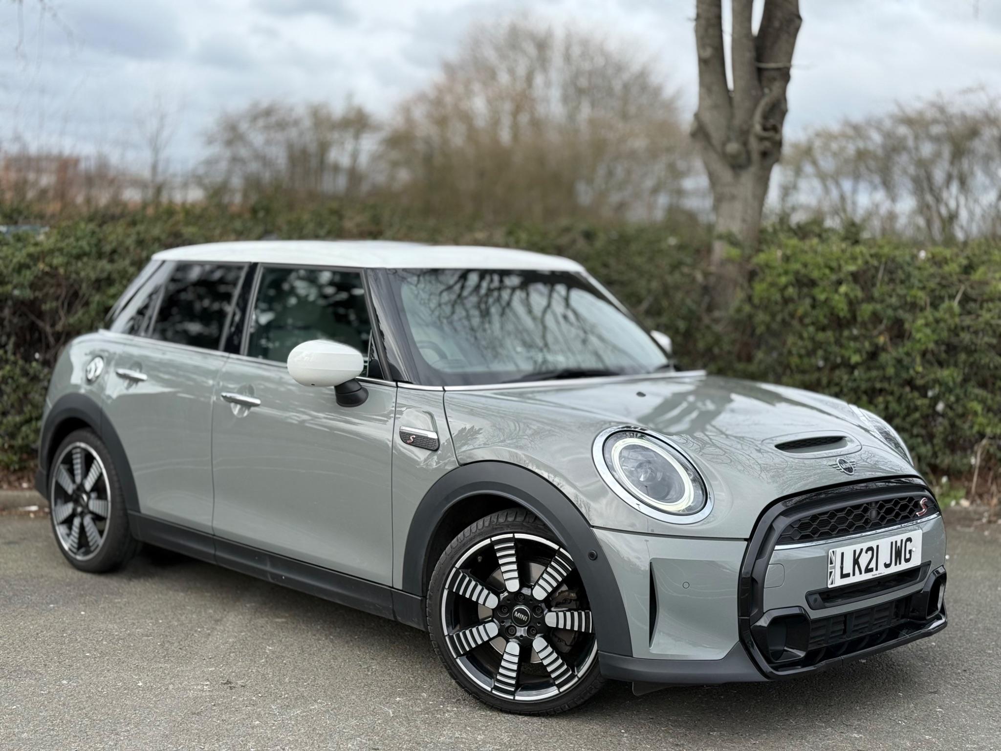 Main listing image - MINI Hatchback 5dr