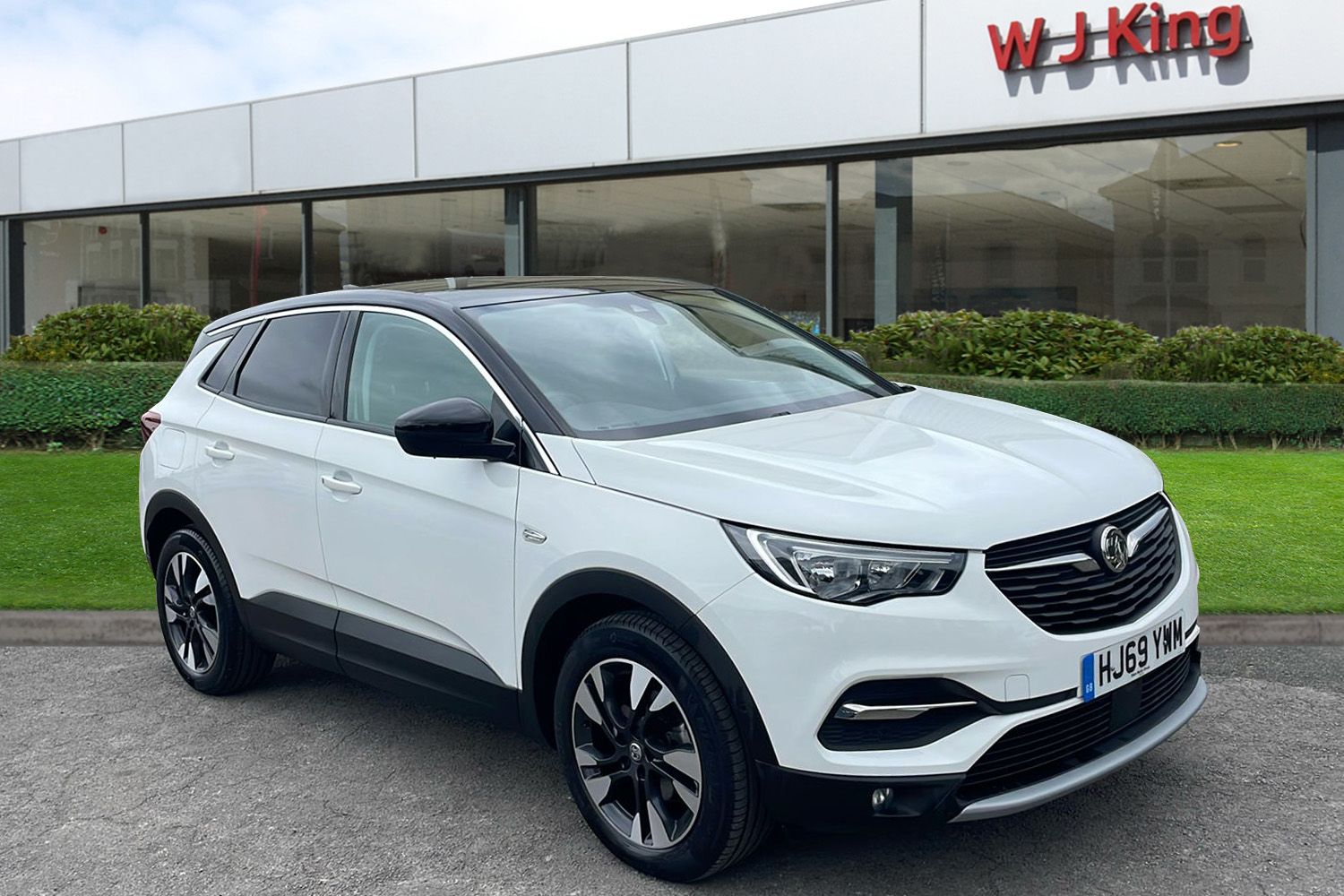Main listing image - Vauxhall Grandland X