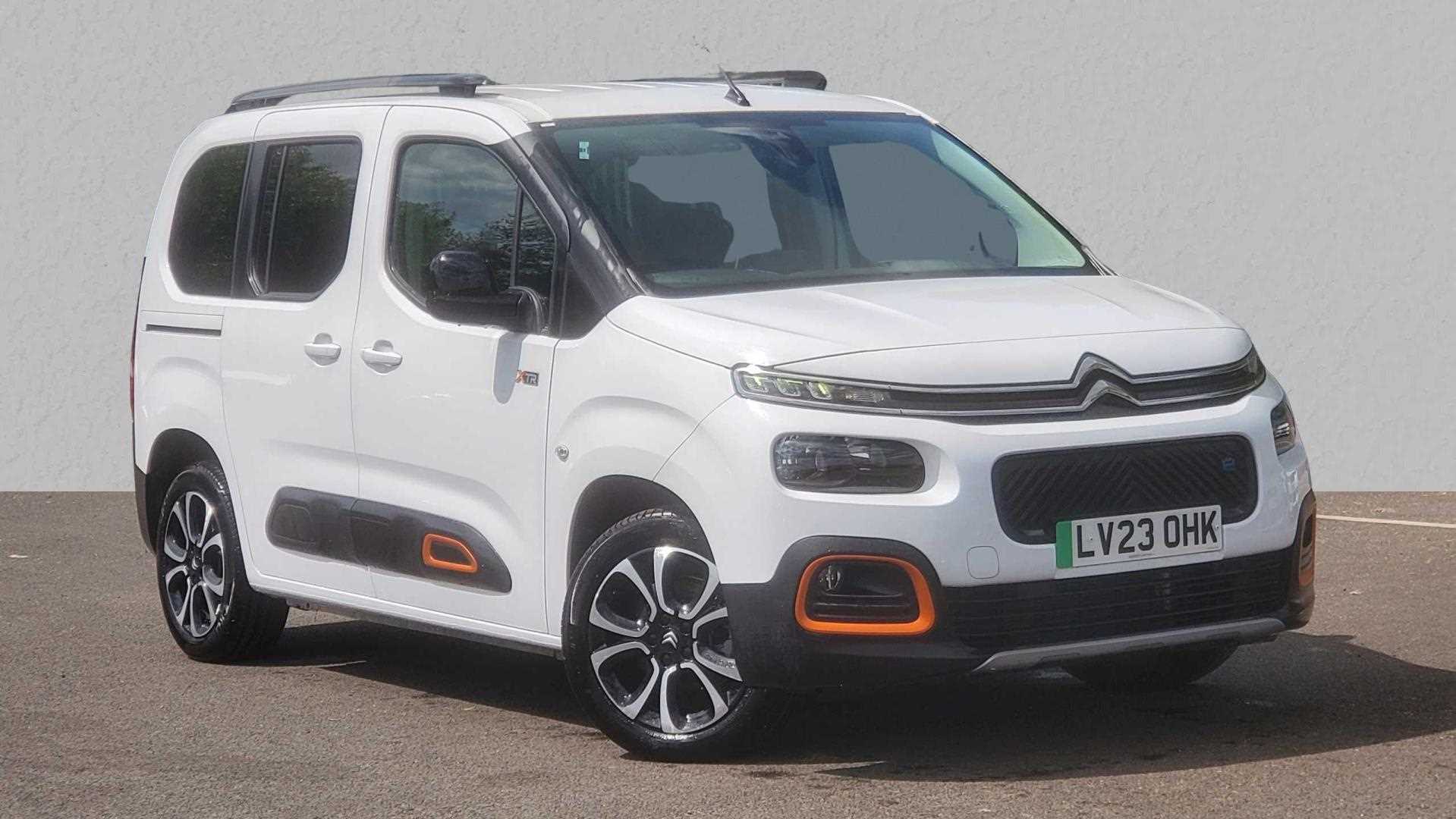 Main listing image - Citroen e-Berlingo